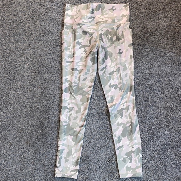 Athleta salutation tight - camo - Picture 1 of 6